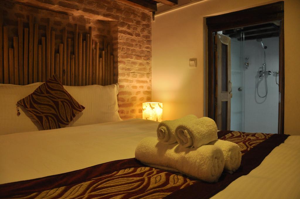 Boutique Heritage Home Lalitpur Extérieur photo